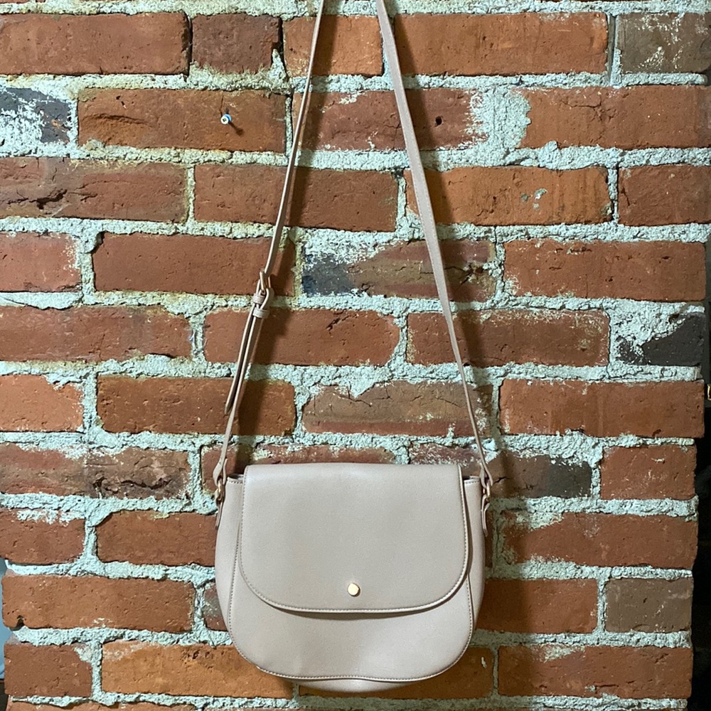 Women's Crossbody Saddle Bag in Light Taupe